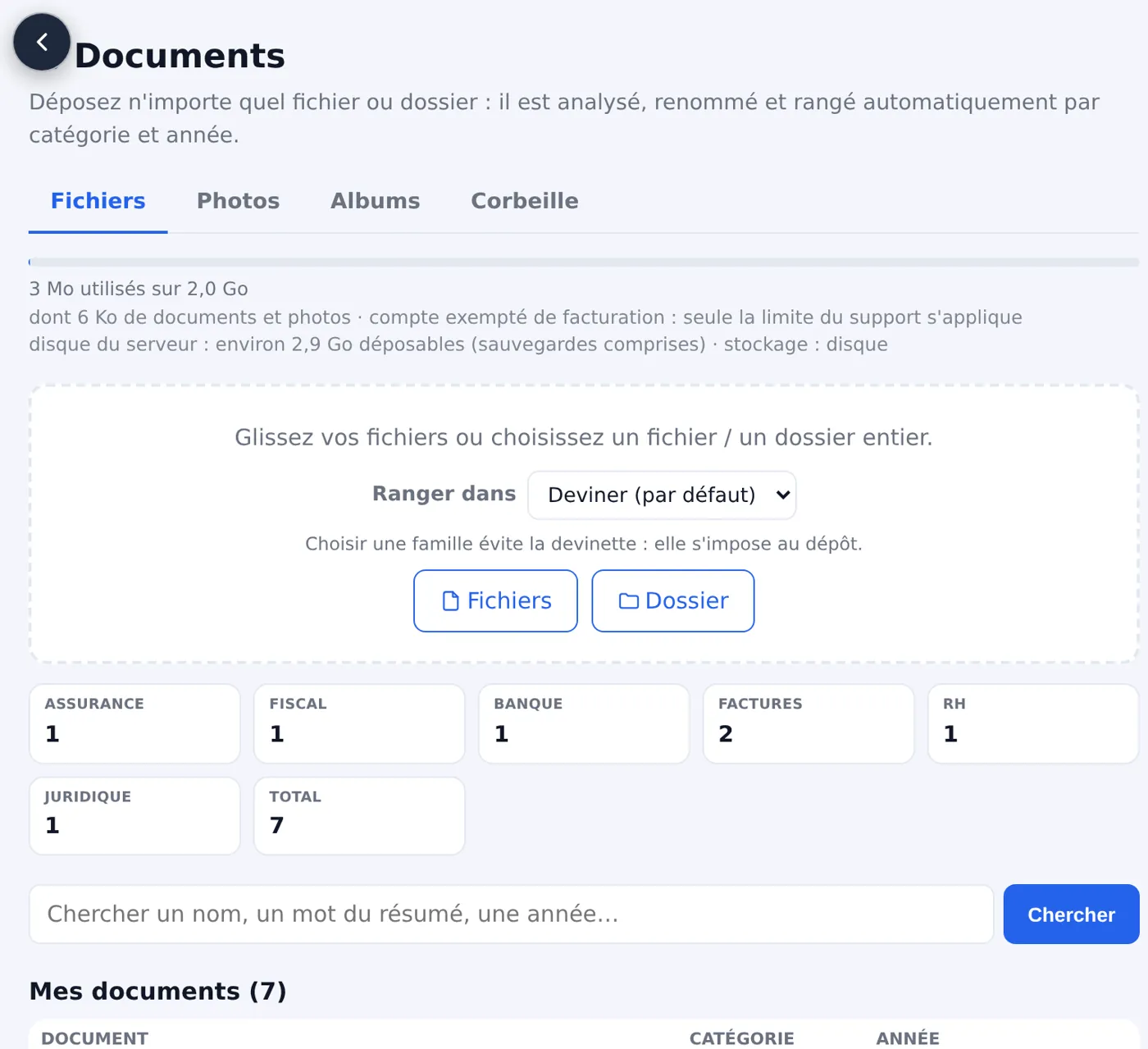 Documents module: file drop area, counters by category (insurance, tax, bank, invoices, legal) and the list of filed documents with their year.