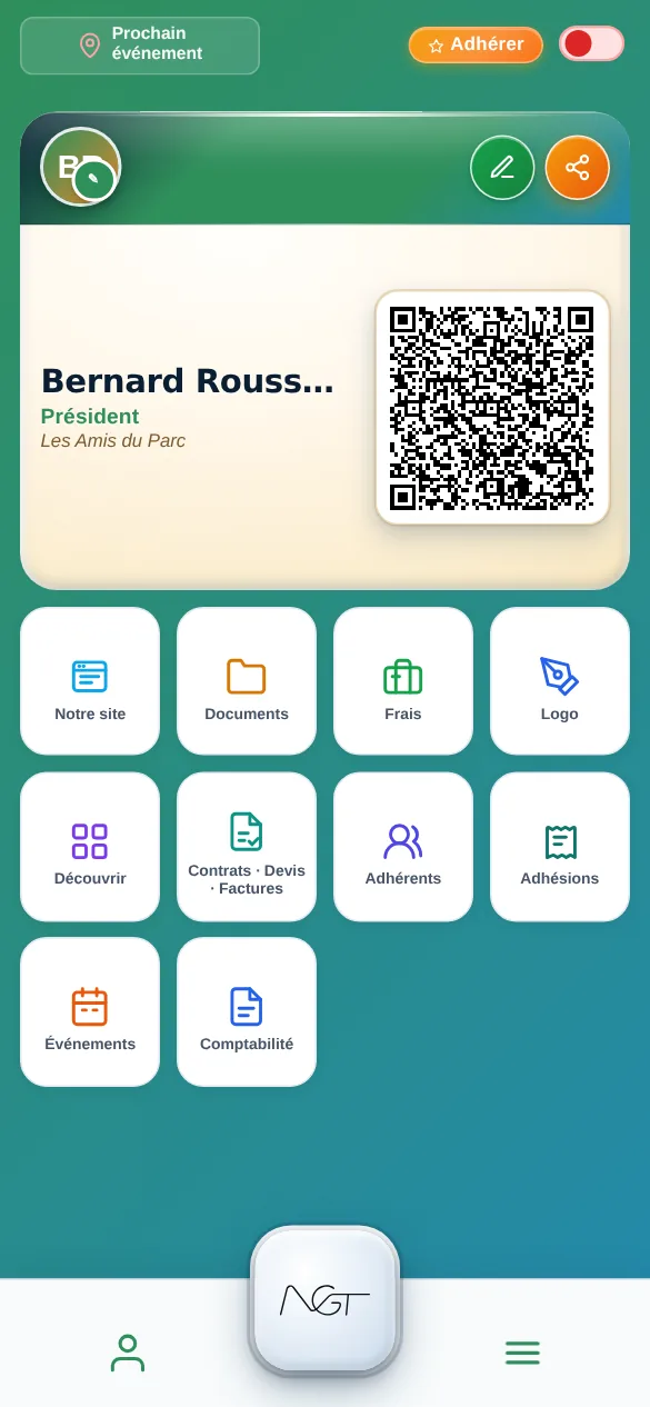 Ngento app on a phone screen: membership card with a QR code, ten shortcuts and a navigation bar at the bottom.